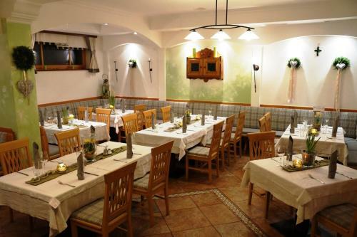 Hostal Gasthof Pension Perauer