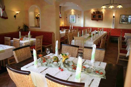 Hostal Gasthof Pension Perauer