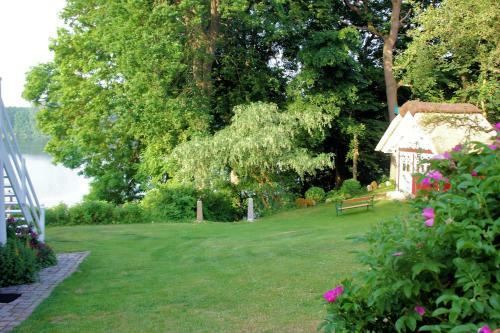 Ferienhaus Direkt Am Schmalensee
