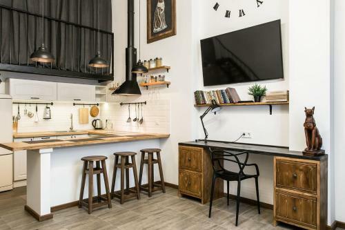 Two Level Apartment Odessa For 4