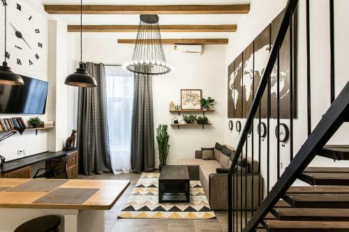 Two Level Apartment Odessa For 4