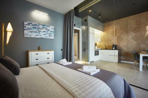 Gagarin Plaza Luxury Sea View Apartments
