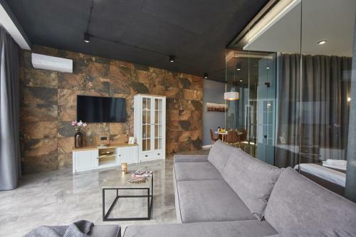 Gagarin Plaza Luxury Sea View Apartments