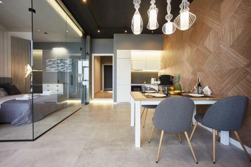Gagarin Plaza Luxury Sea View Apartments