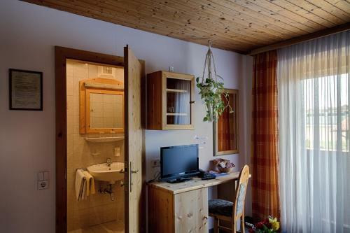 Bed & Breakfast G�stehaus Heidi