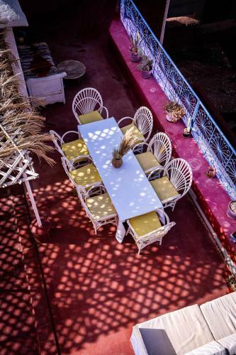 Hostal Monkey Fingers By Fatima Mellal