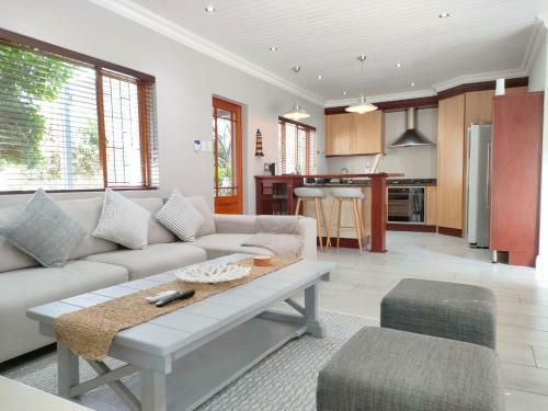 Luxury Cottage On Churchill