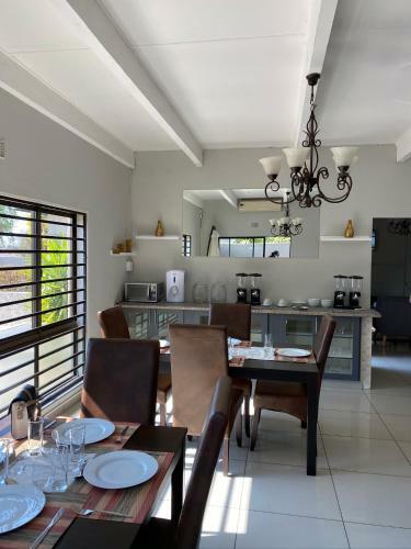 Hostal The Outlook Guest House