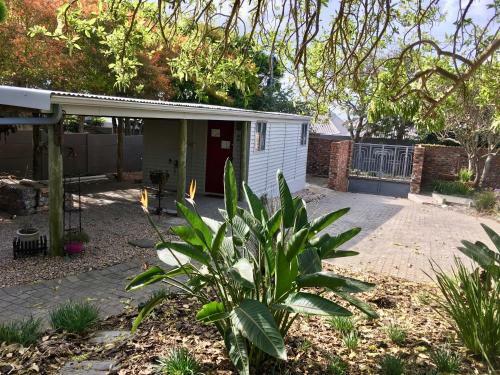 The Cottage 60 On 21st Avenue