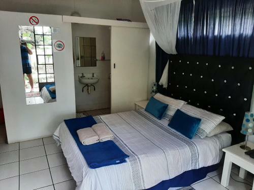 Hostal Elephant Walk Guesthouse And Back Packers