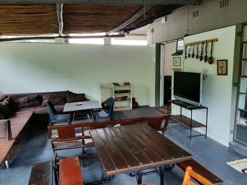 Hostal Elephant Walk Guesthouse And Back Packers