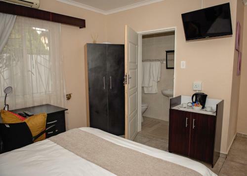 Hostal Savannah Guest House