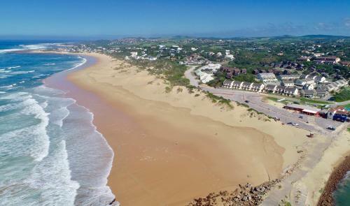 Apartamento 42 Settler Sands Beachfront Accommodation Sea And River View