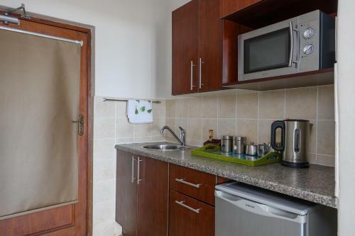 Beautiful Studio Apartment With Sea Views