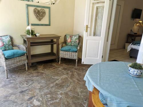 Hostal Eight Palms