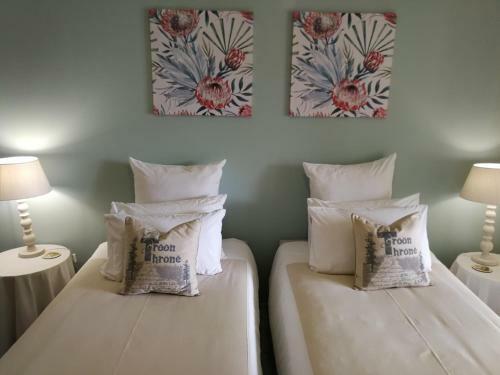 Hostal Eight Palms