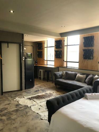 Hotel Industry On James