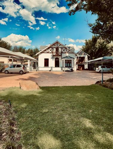 Hostal The Oak Potch Guesthouse