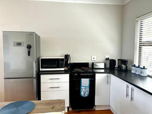 Eldad Seaside Holiday Home