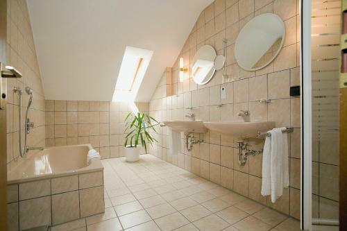 Landhotel Gr�nenbach