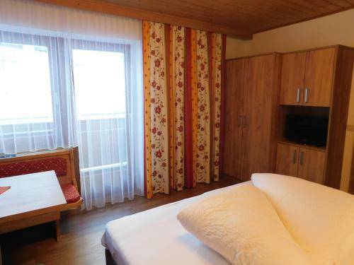 Apartamentos Ferienwohnungen Pension Pr�nster