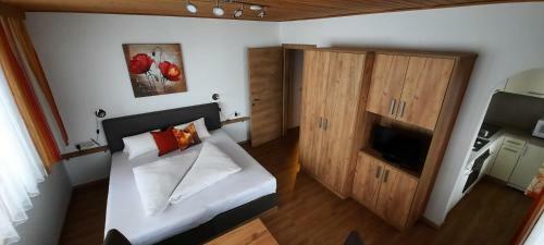 Apartamentos Ferienwohnungen Pension Pr�nster