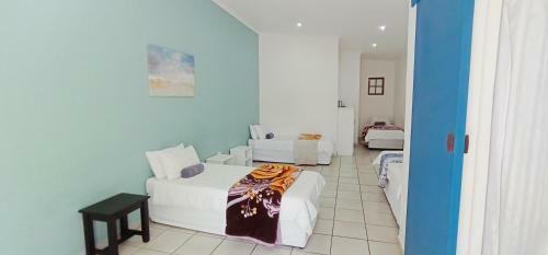 Hostal The Bay Lodge