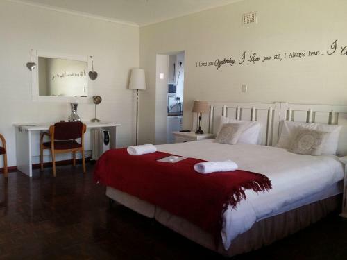 Hostal 12 On Beach Guest House