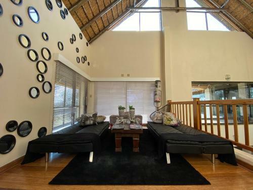 Vaal River Yolo Spaces - Vaal River Bush Lodge