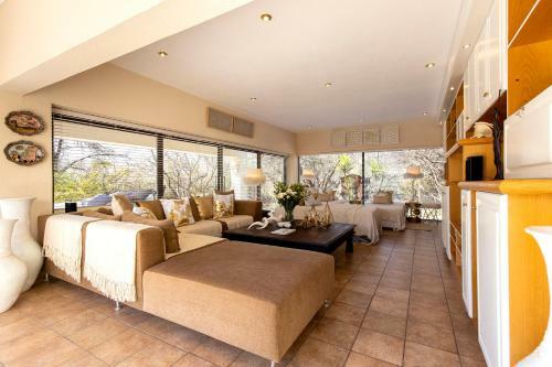 Vaal River Yolo Spaces - Vaal River Bush Lodge