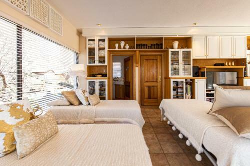 Vaal River Yolo Spaces - Vaal River Bush Lodge