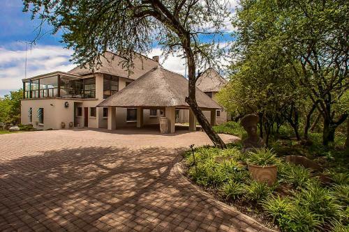 Vaal River Yolo Spaces - Vaal River Bush Lodge