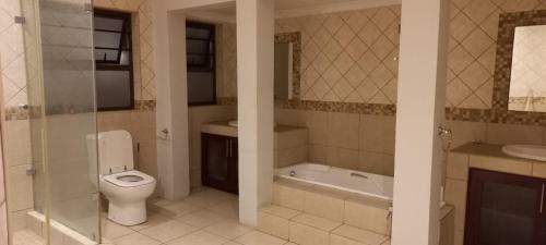Hostal Sadton Guest House