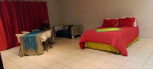 Hostal Sadton Guest House