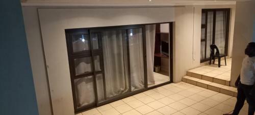 Hostal Sadton Guest House