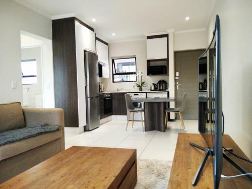 Modern, Secure And Amazing Apartment In Fourways
