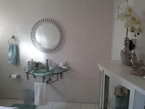 Hostal Ronique's Guest House