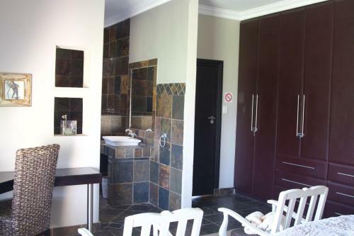 Hostal House Haven Guesthouse