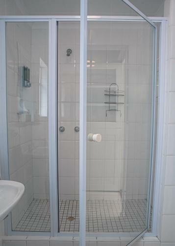 Hostal Kingsbeach Cottages