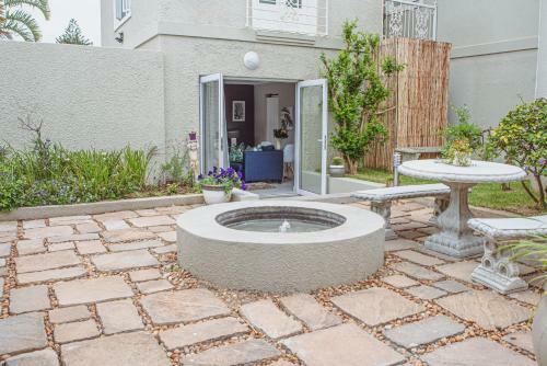 Hostal Kingsbeach Cottages