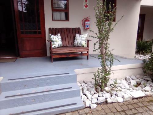 Hotel 71 On Albert Guest House