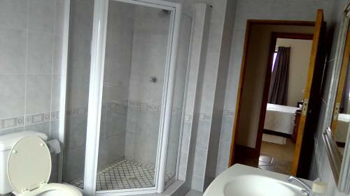 Lodge Uyolo Guest Logde