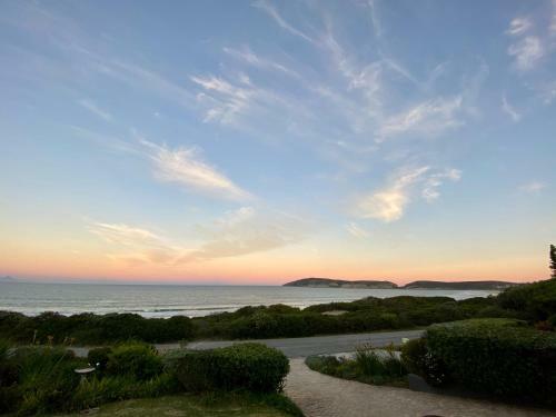 99 Beachyhead Drive, Plett