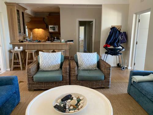 99 Beachyhead Drive, Plett