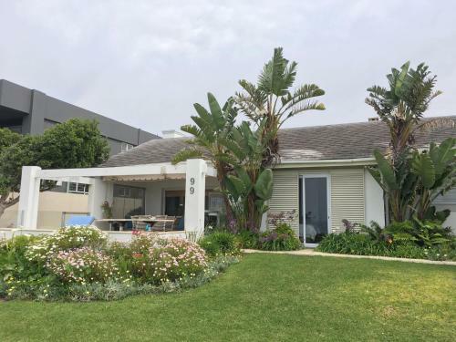 99 Beachyhead Drive, Plett