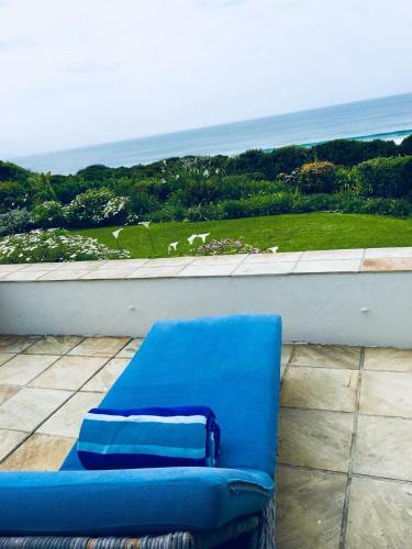 99 Beachyhead Drive, Plett