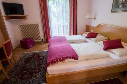 Hostal Hotel-garni Ramsl