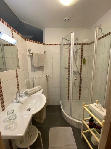 Hostal Privatzimmer Und Ferienwohnungen Leeb