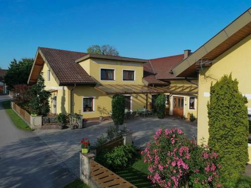 Hostal Privatzimmer Und Ferienwohnungen Leeb