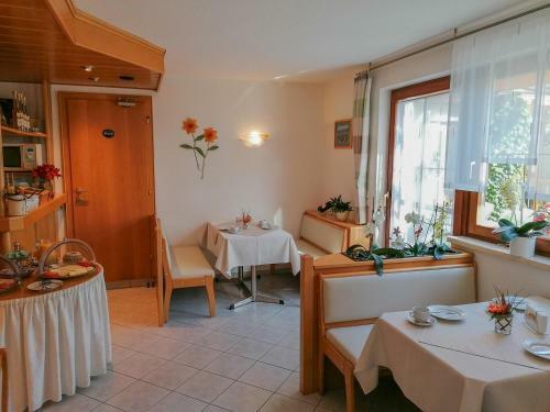 Hostal Privatzimmer Und Ferienwohnungen Leeb